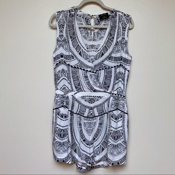 Barneys Twelth Street by Cynthia Vincent Romper Size Medium - Picture 1 of 8
